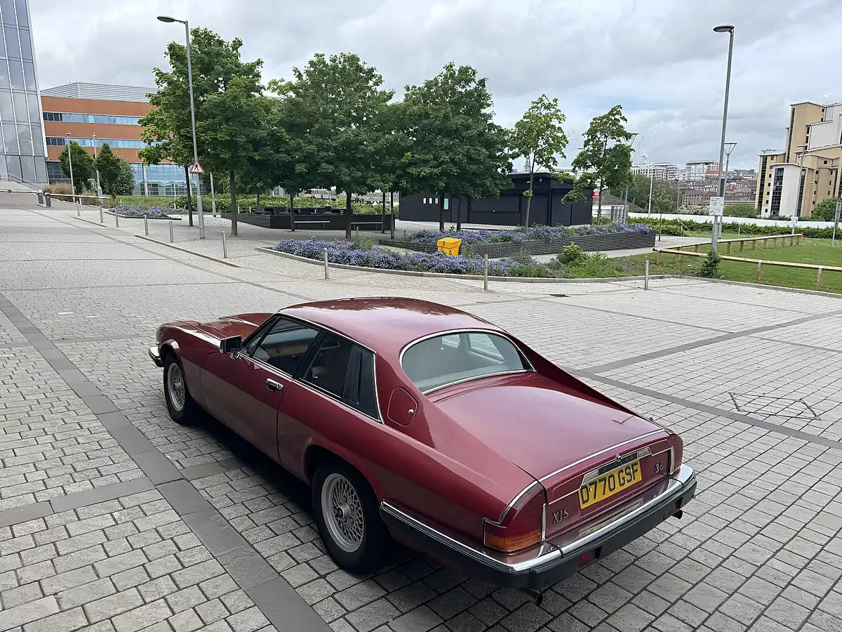 Used 1987 Jaguar Xjs Red - Interior and Exterior details 16