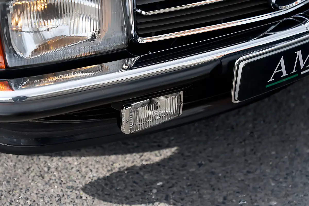 Used 1987 Mercedes-Benz 500 Sl R107 Blue Black Metallic - Interior and Exterior details 15