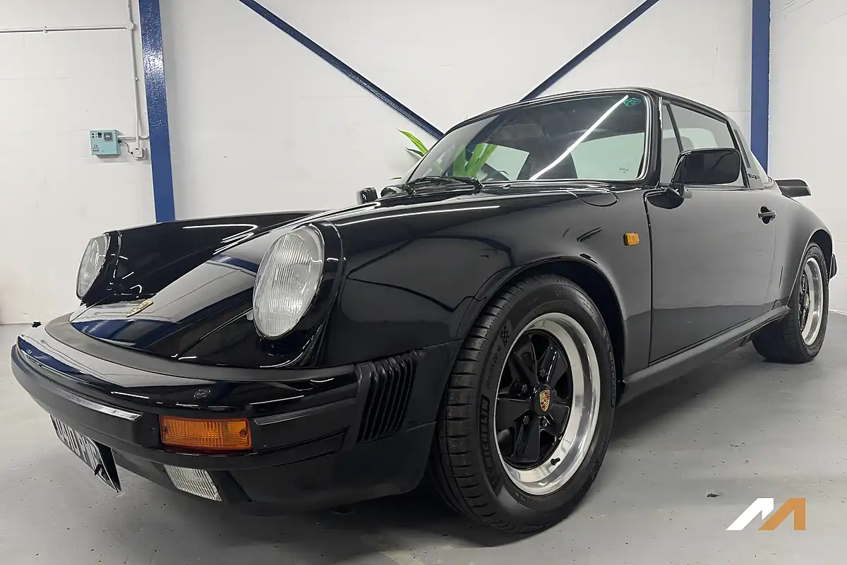 Used 1987 Porsche 911 Carrera Targa Black - Interior and Exterior details 10