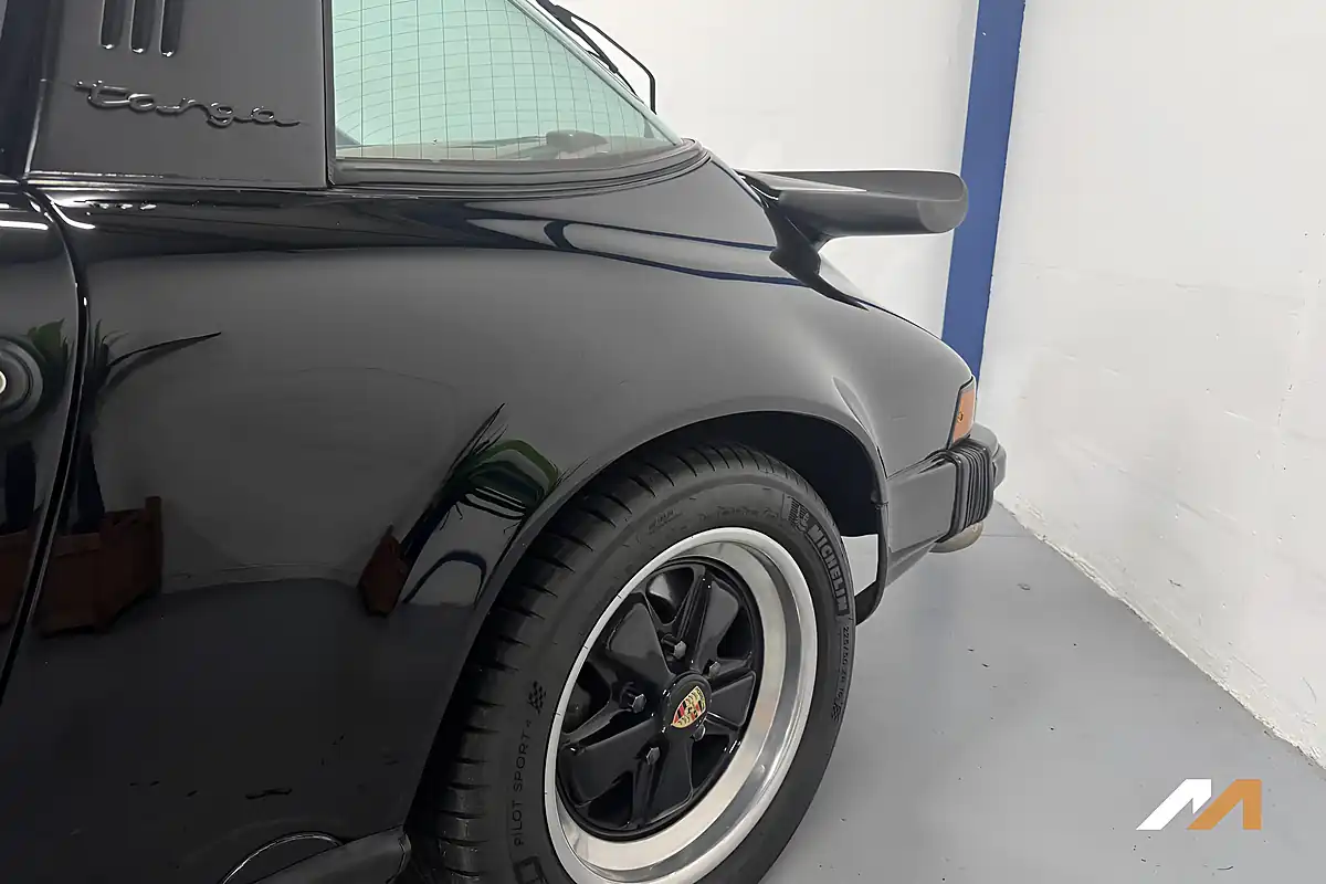 Used 1987 Porsche 911 Carrera Targa Black - Interior and Exterior details 15