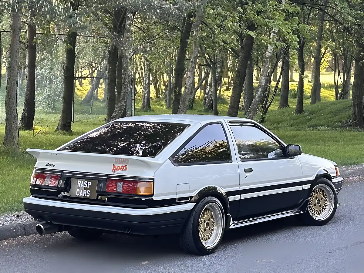 Used 1987 Toyota Corolla GT Coupe AE86 White - Interior and Exterior details 11