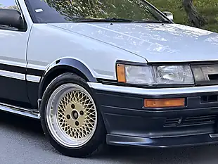 Used 1987 Toyota Corolla GT Coupe AE86 White - Interior and Exterior details 4