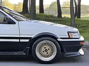 Used 1987 Toyota Corolla GT Coupe AE86 White - Interior and Exterior details 8