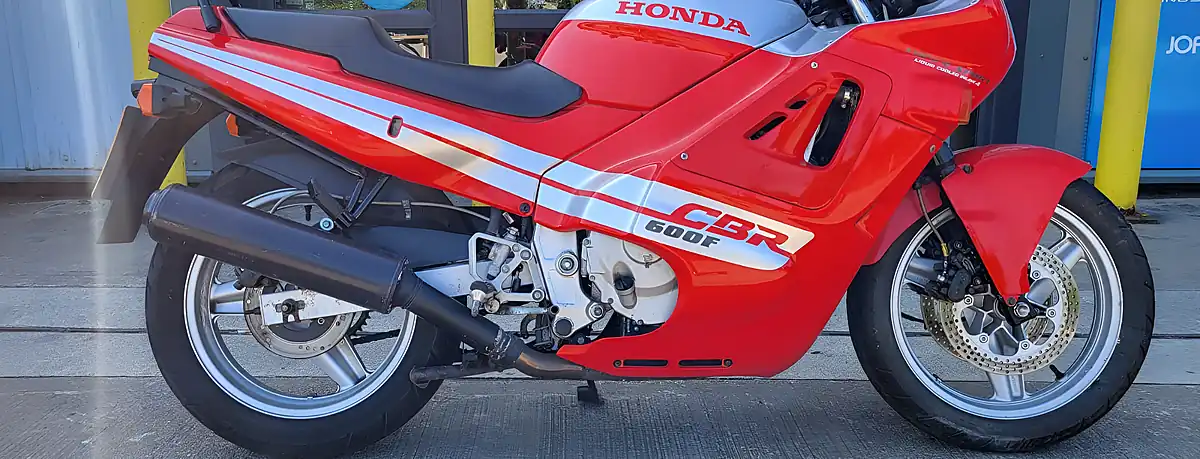 Used 1988 Honda Cbr 600F - Front View