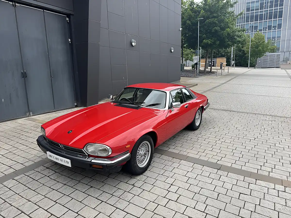 Used 1988 Jaguar Xjs Red - Front View