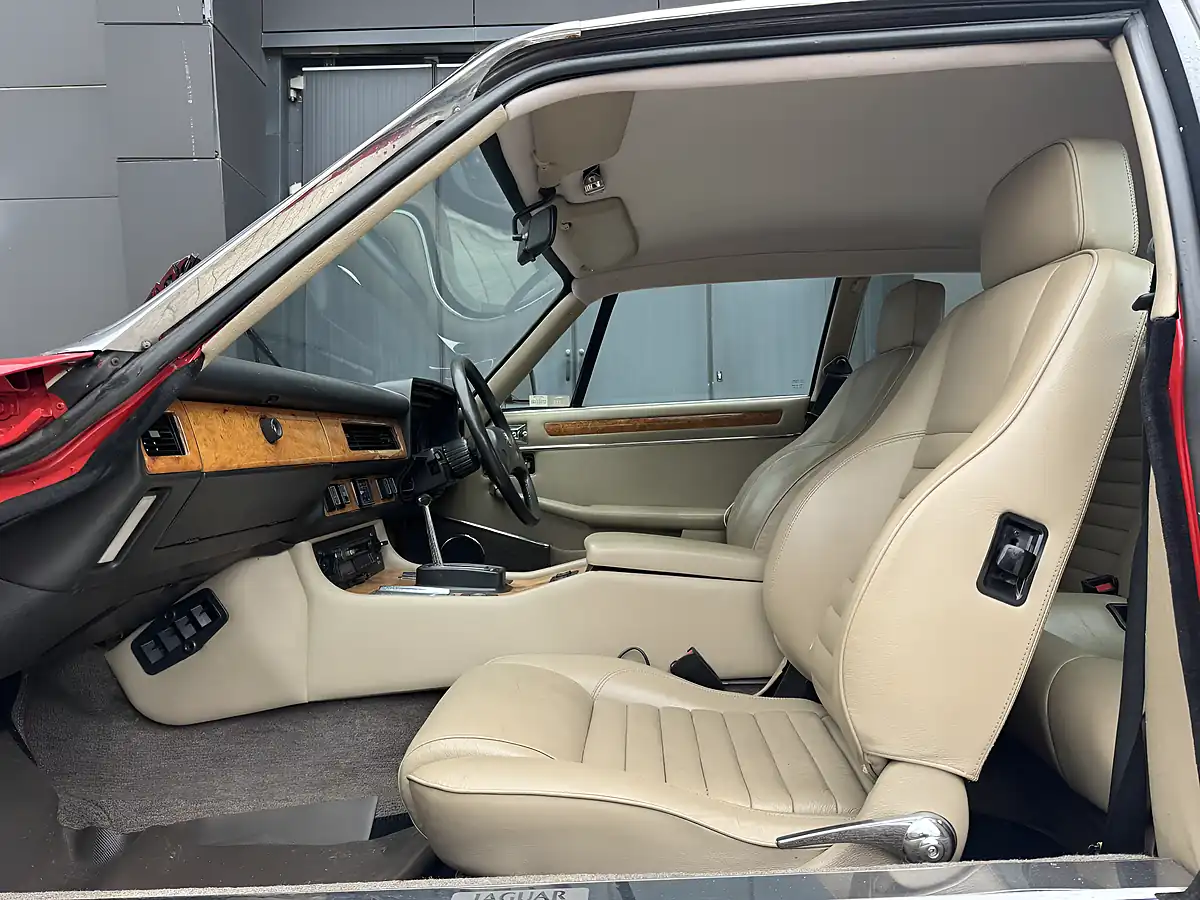 Used 1988 Jaguar Xjs Red - Interior and Exterior details 10