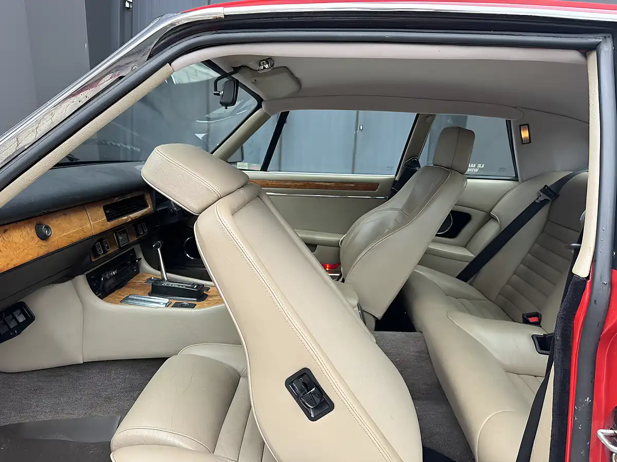 Used 1988 Jaguar Xjs Red - Interior and Exterior details 15
