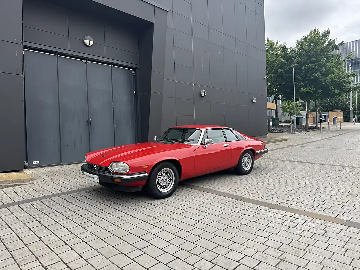 Used 1988 Jaguar Xjs Red - Interior and Exterior details 17