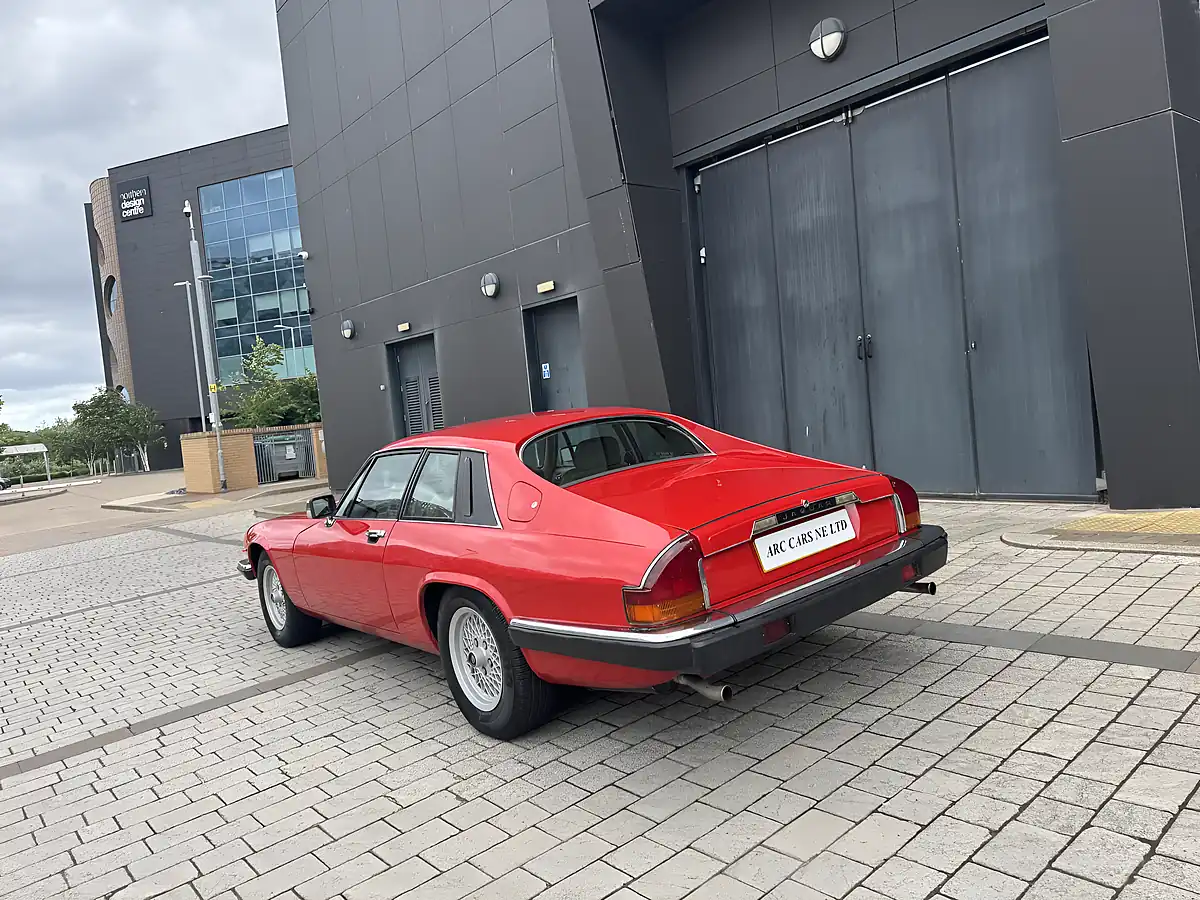 Used 1988 Jaguar Xjs Red - Interior and Exterior details 4