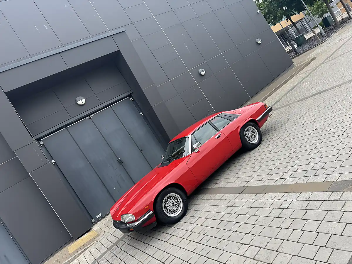 Used 1988 Jaguar Xjs Red - Interior and Exterior details 6