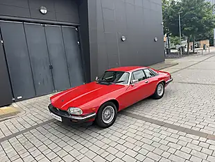 Used 1988 Jaguar Xjs Red - Interior and Exterior details 8