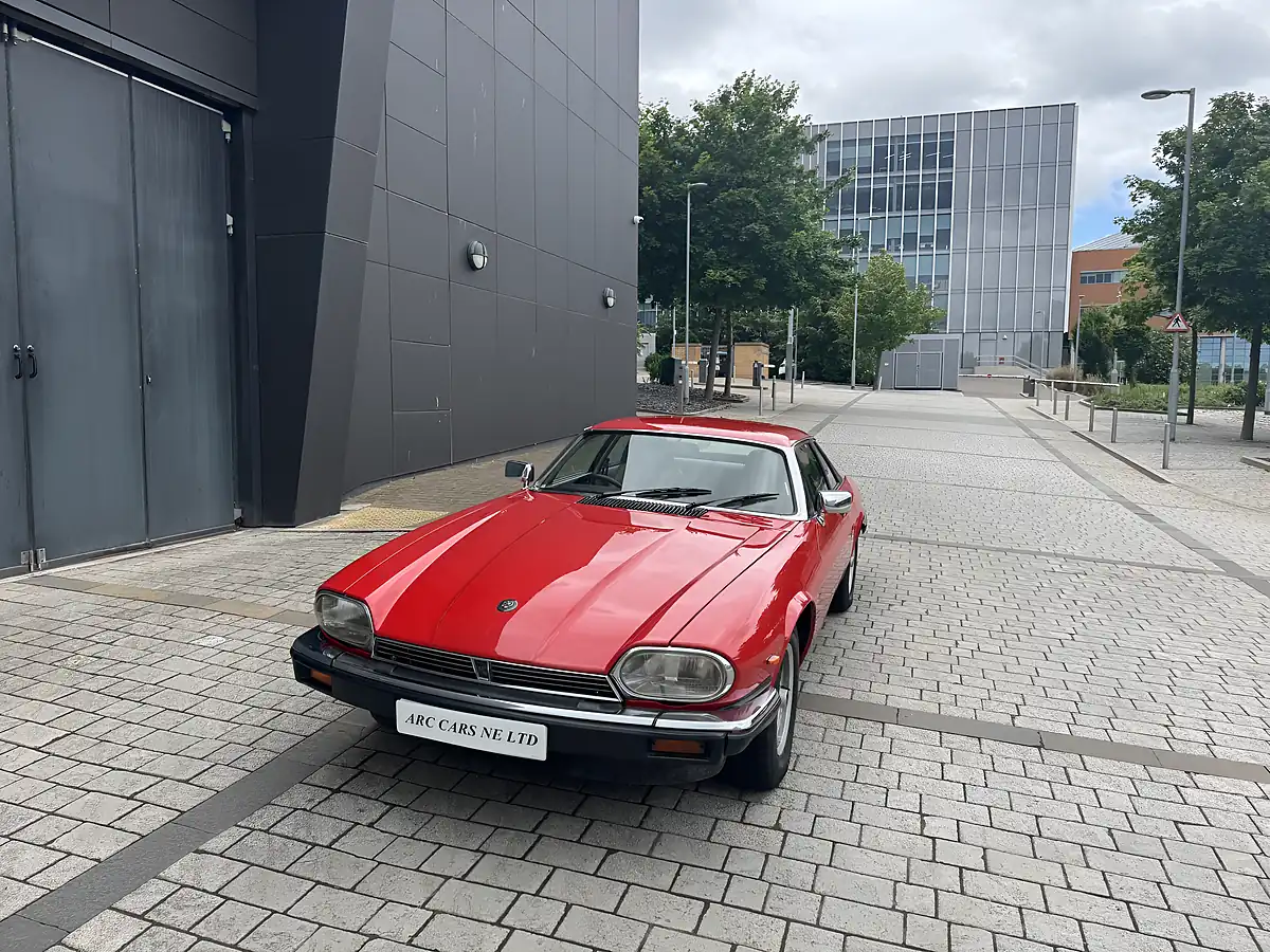 Used 1988 Jaguar Xjs Red - Interior and Exterior details 9