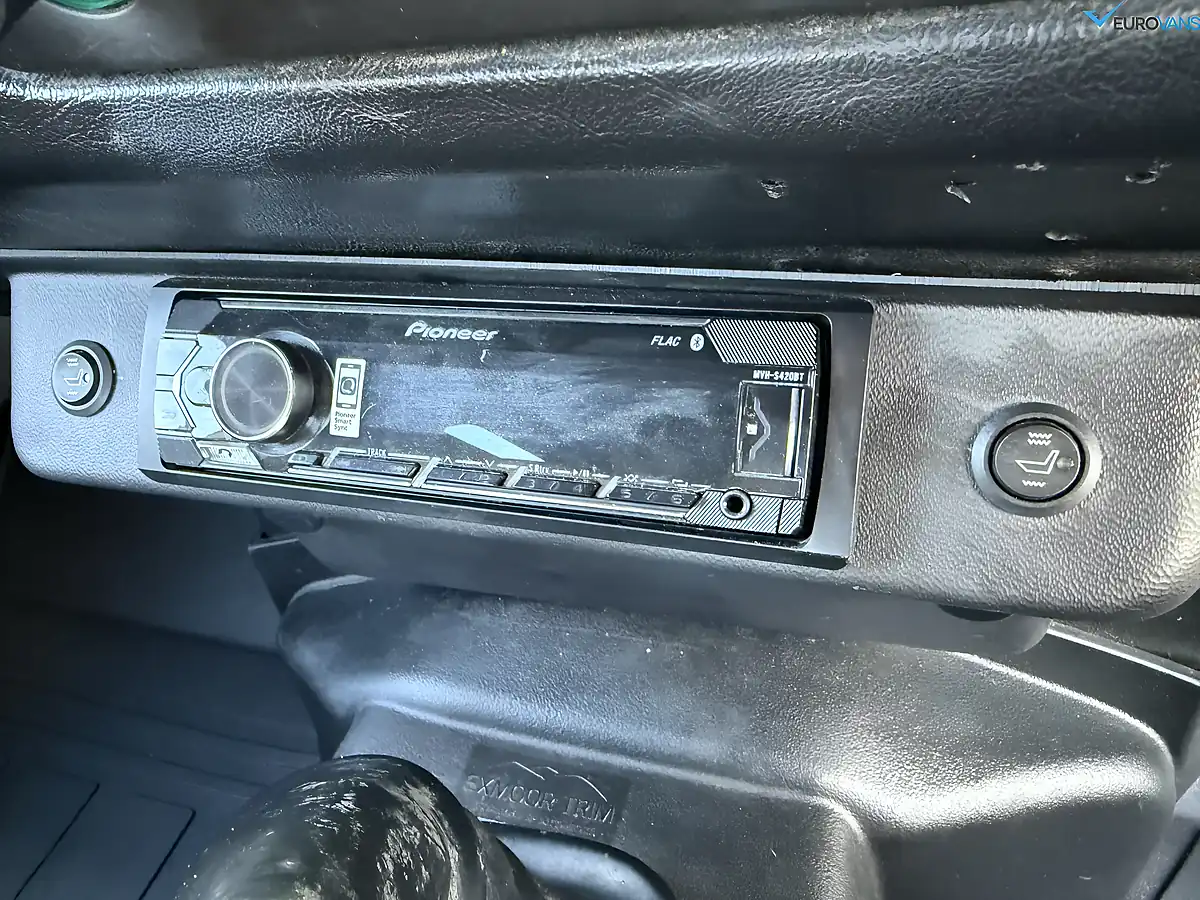 Used 1988 Land Rover 90 Panel Van Grey - Interior and Exterior details 10