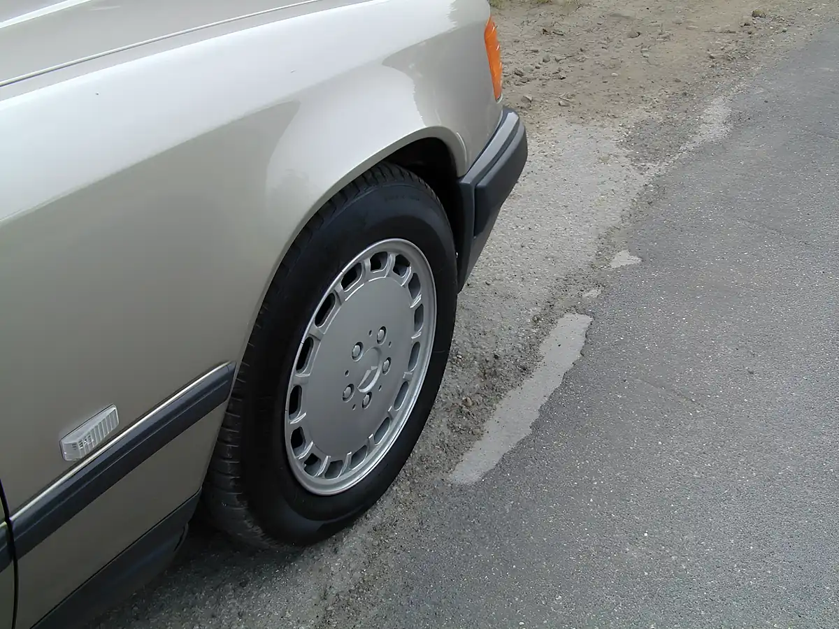 Used 1988 Mercedes-Benz 230 W124 Smoke Silver Metallic - Interior and Exterior details 11