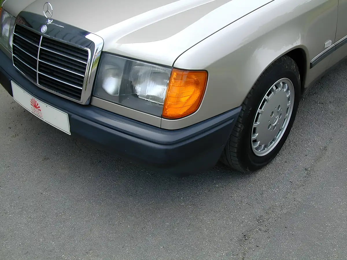 Used 1988 Mercedes-Benz 230 W124 Smoke Silver Metallic - Interior and Exterior details 12