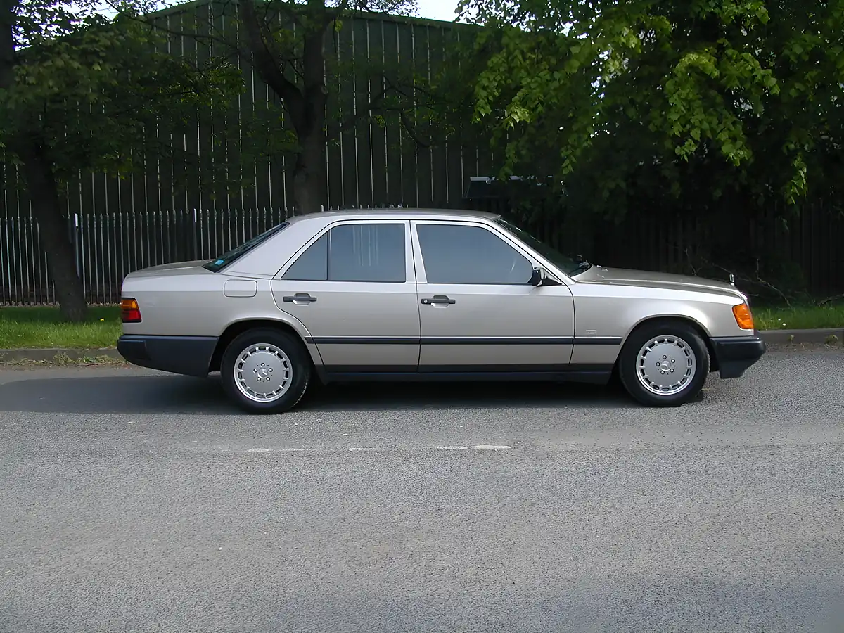 Used 1988 Mercedes-Benz 230 W124 Smoke Silver Metallic - Interior and Exterior details 2