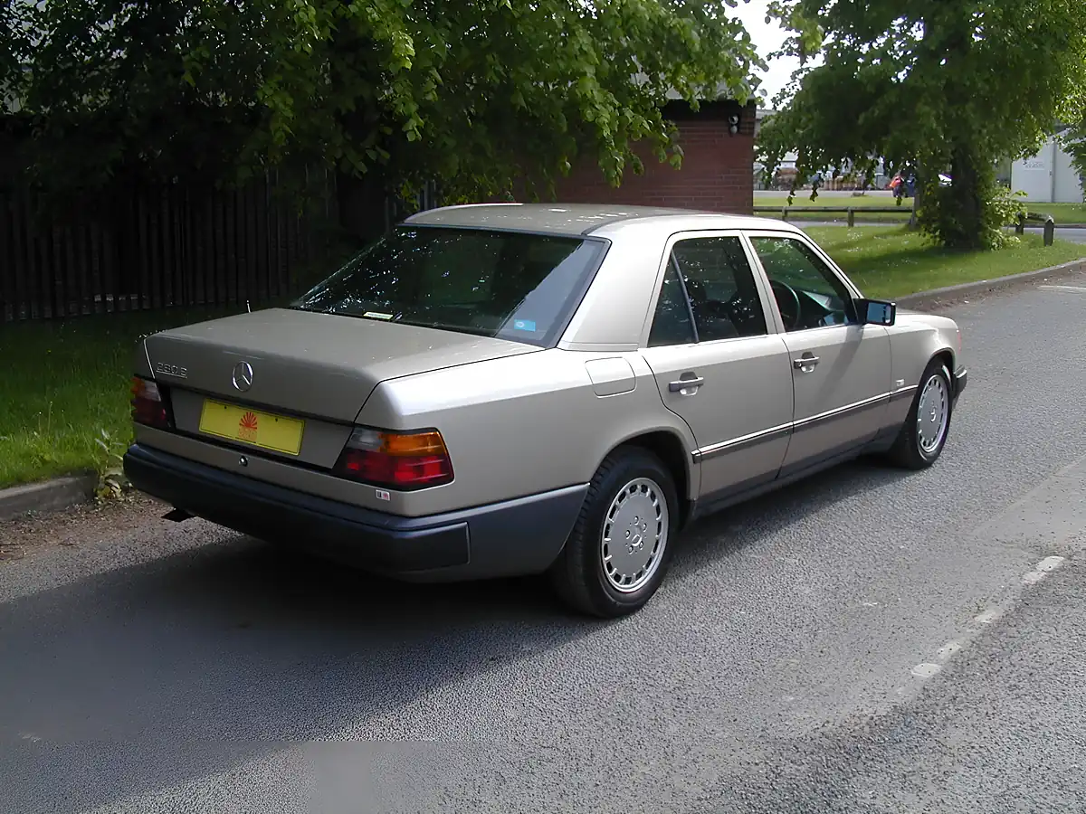 Used 1988 Mercedes-Benz 230 W124 Smoke Silver Metallic - Interior and Exterior details 3