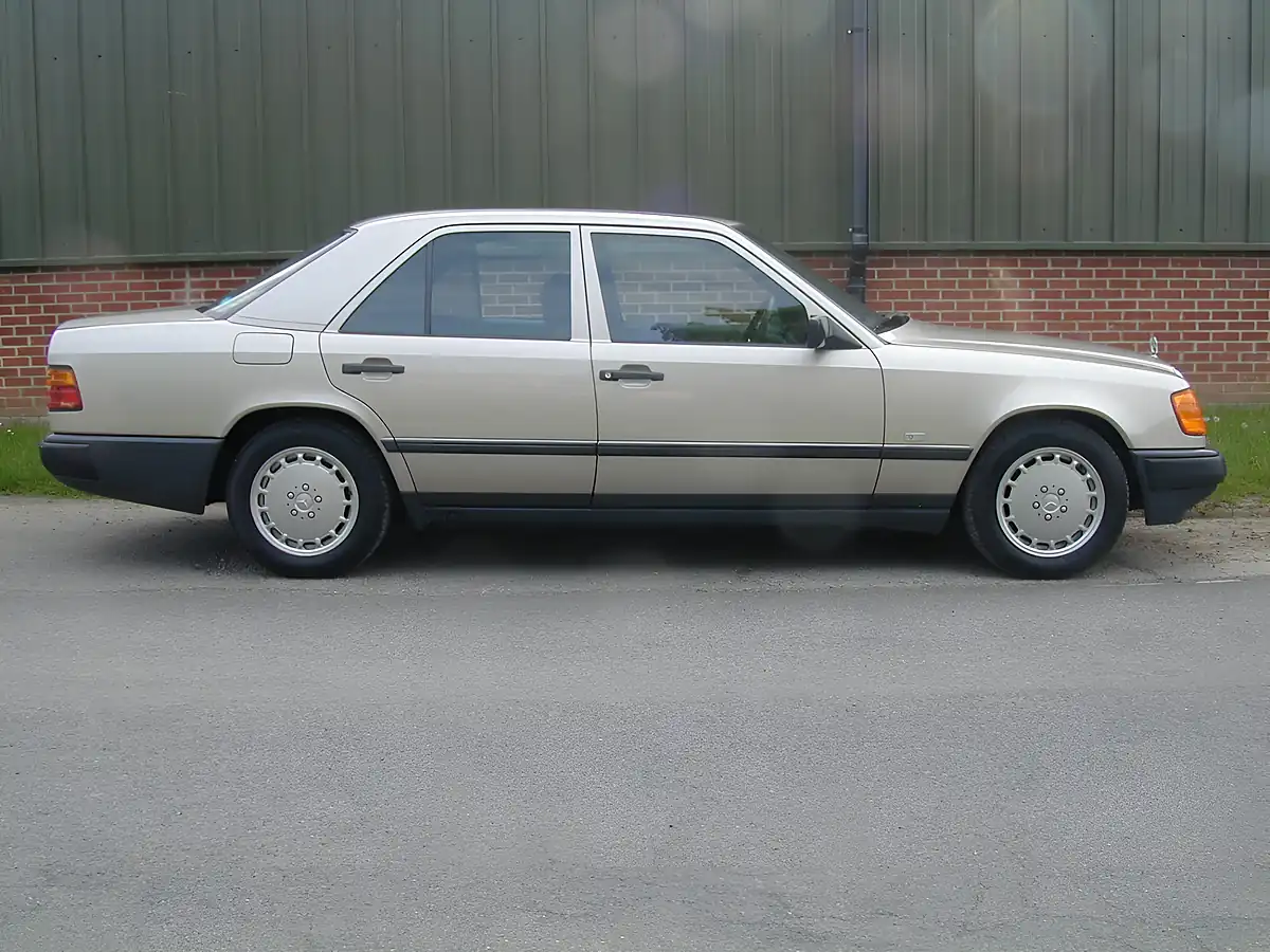 Used 1988 Mercedes-Benz 230 W124 Smoke Silver Metallic - Interior and Exterior details 5