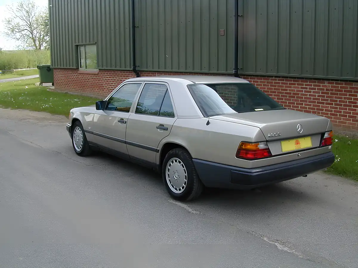 Used 1988 Mercedes-Benz 230 W124 Smoke Silver Metallic - Interior and Exterior details 9