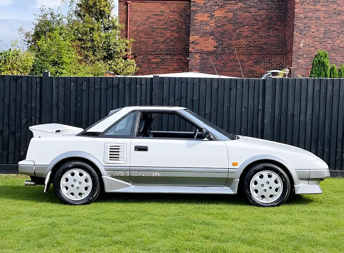 Used 1988 Toyota MR2 Mk1 AW11 White - Interior and Exterior details 9