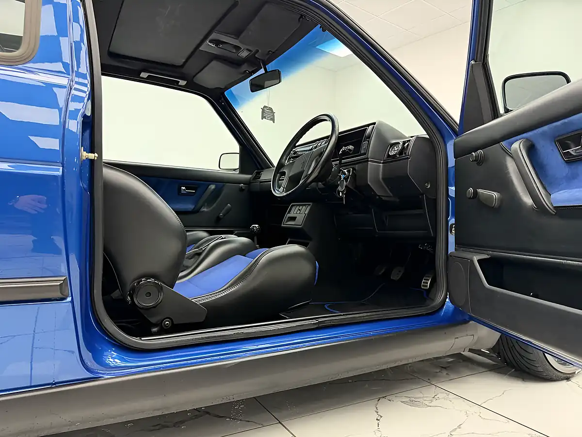 Used 1988 Volkswagen Golf Blue - Interior and Exterior details 17
