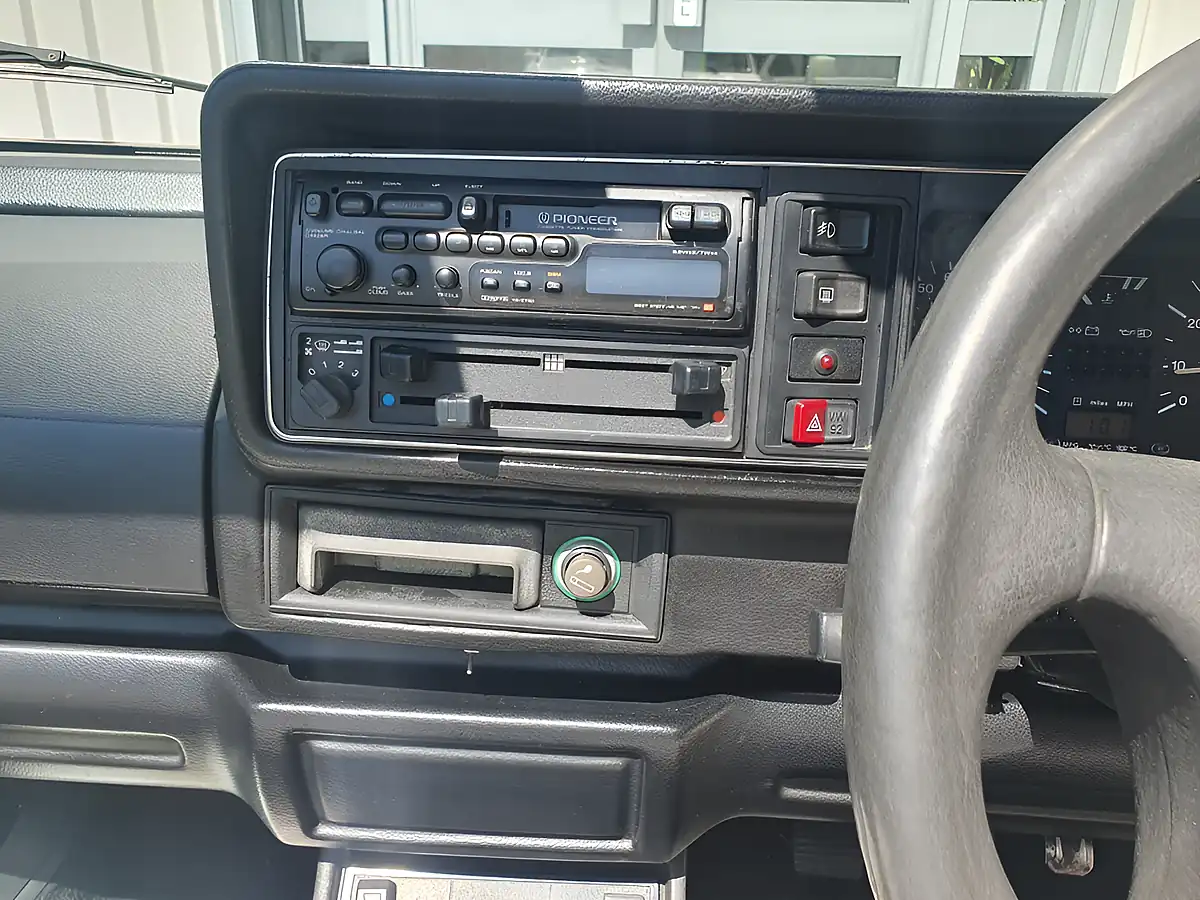 Used 1988 Volkswagen Golf GTI White - Interior and Exterior details 12
