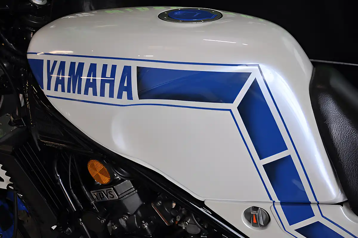 Used 1988 Yamaha RD350 Lc Ypvs Pearl White - Interior and Exterior details 12