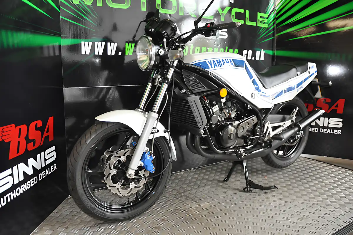 Used 1988 Yamaha RD350 Lc Ypvs Pearl White - Interior and Exterior details 2