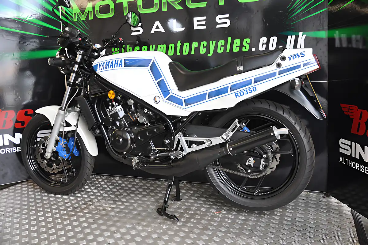 Used 1988 Yamaha RD350 Lc Ypvs Pearl White - Interior and Exterior details 5