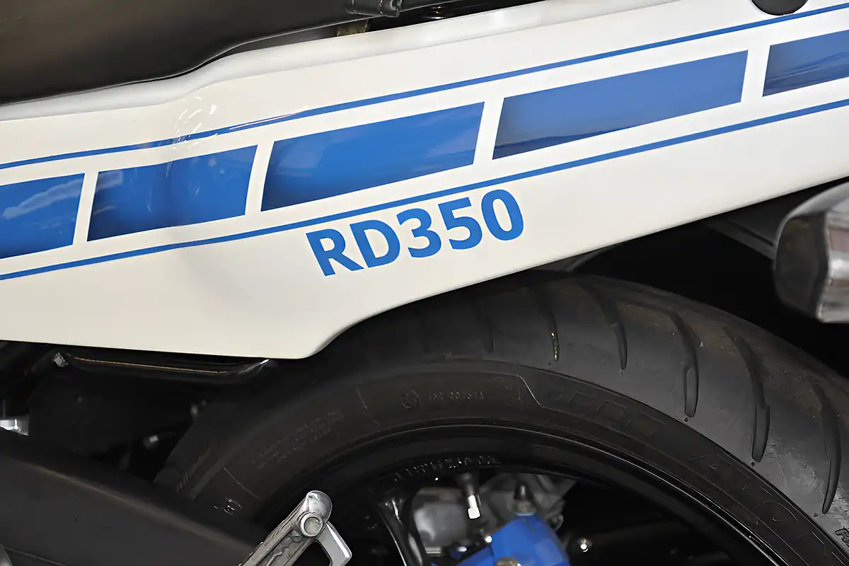 Used 1988 Yamaha RD350 Lc Ypvs Pearl White - Interior and Exterior details 7