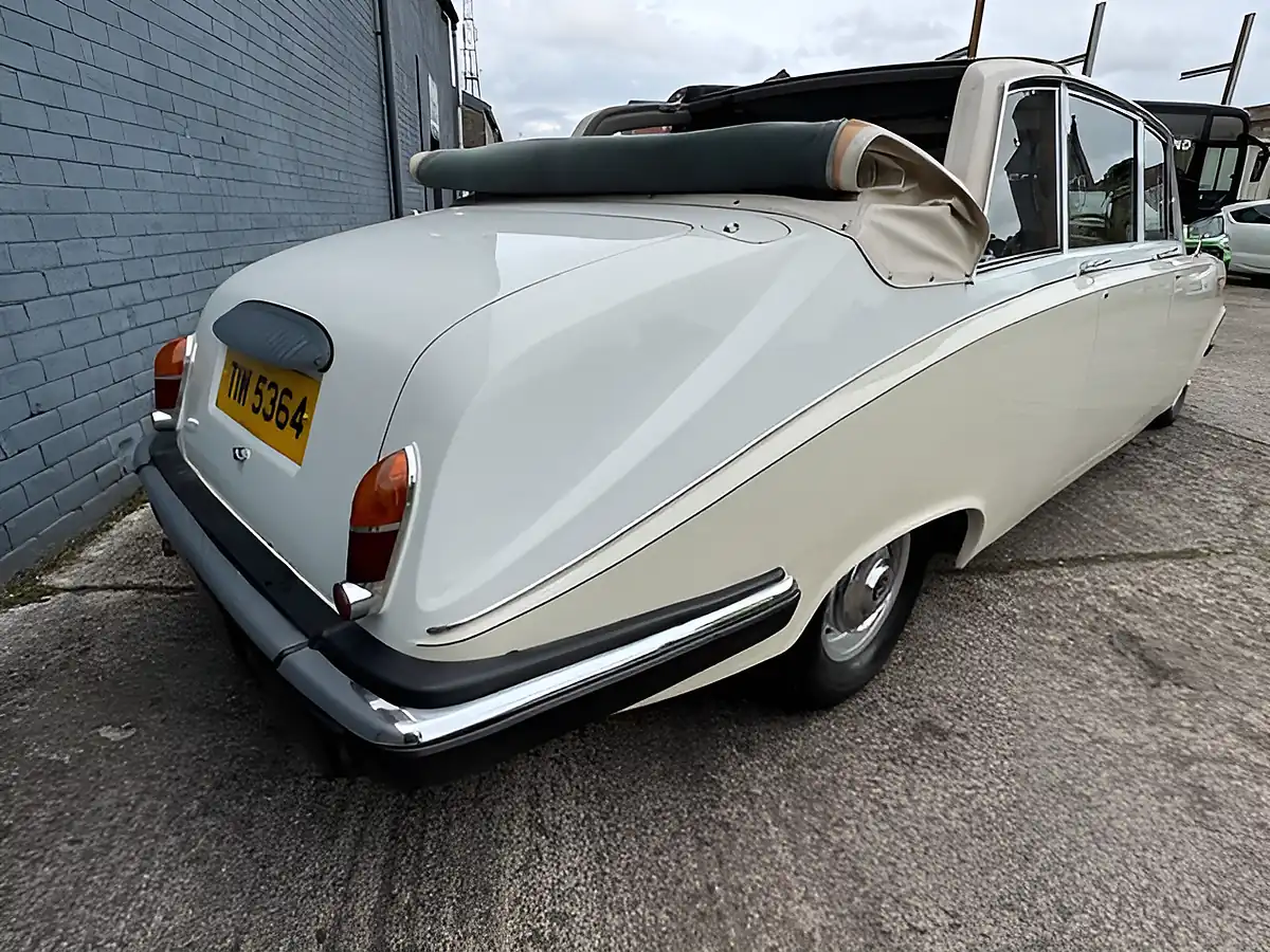 Used 1989 Daimler Limousine White - Interior and Exterior details 12