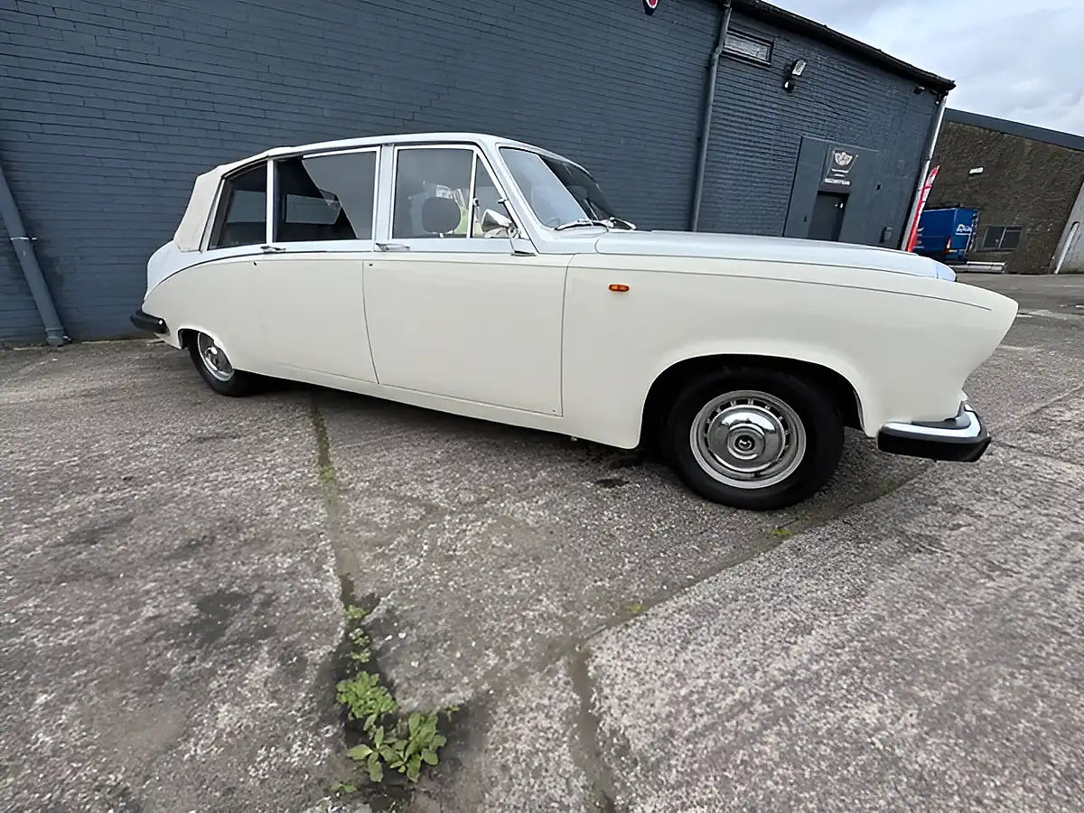 Used 1989 Daimler Limousine White - Interior and Exterior details 16