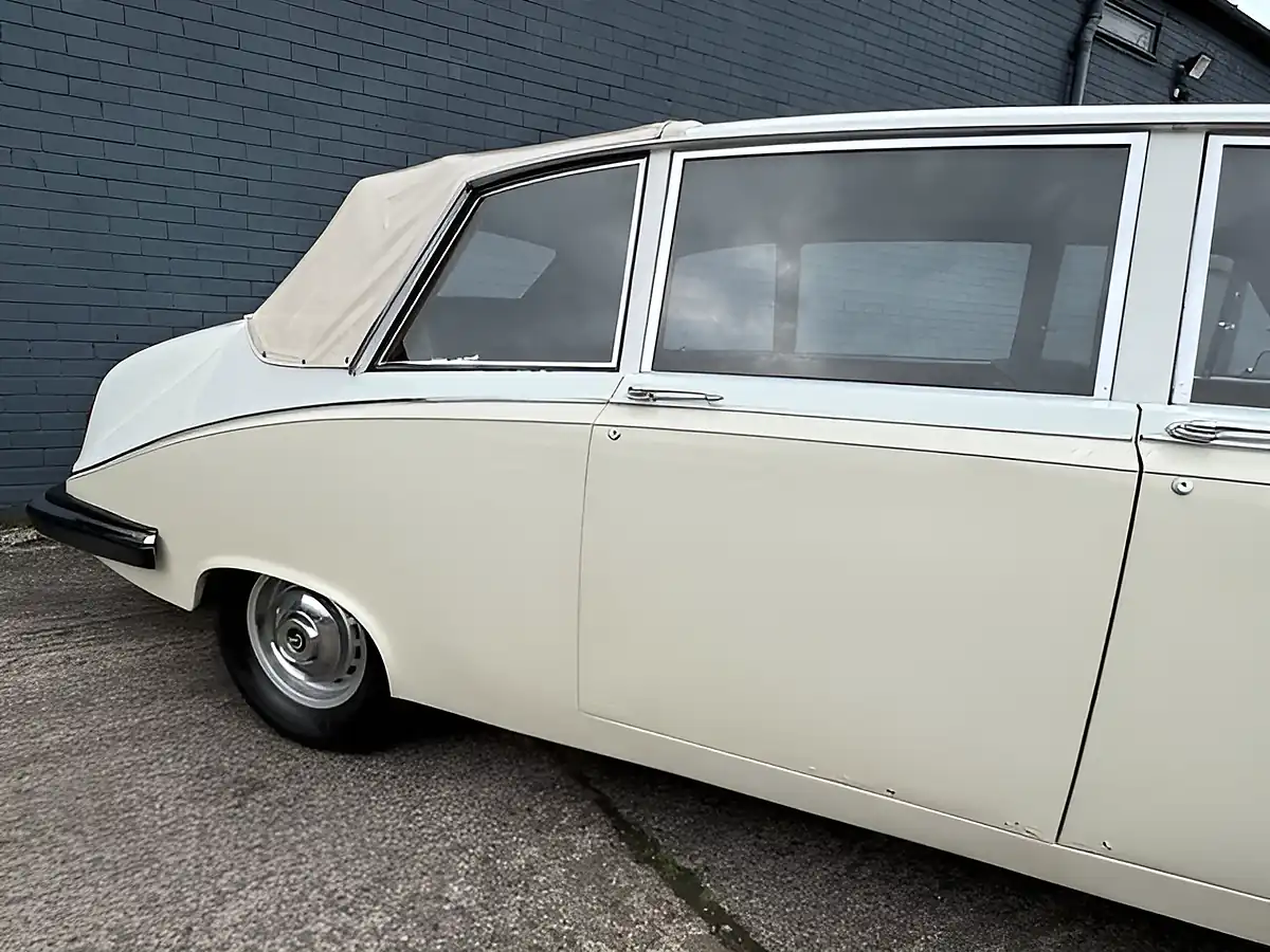 Used 1989 Daimler Limousine White - Interior and Exterior details 19