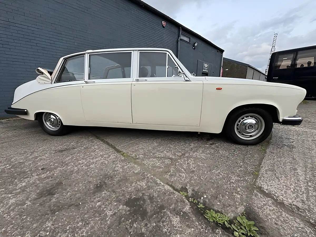 Used 1989 Daimler Limousine White - Interior and Exterior details 3