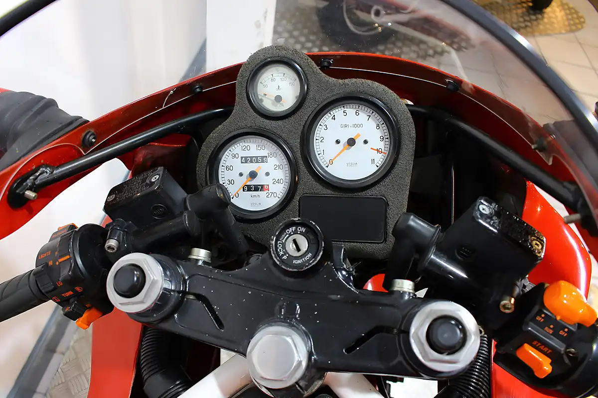 Used 1989 Ducati 851 Red - Interior and Exterior details 8