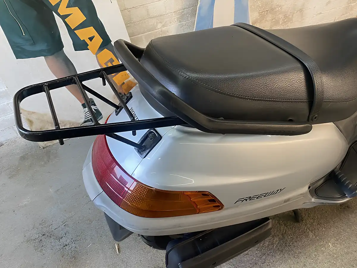 Used 1989 Honda Freeway 250 Silver - Interior and Exterior details 13