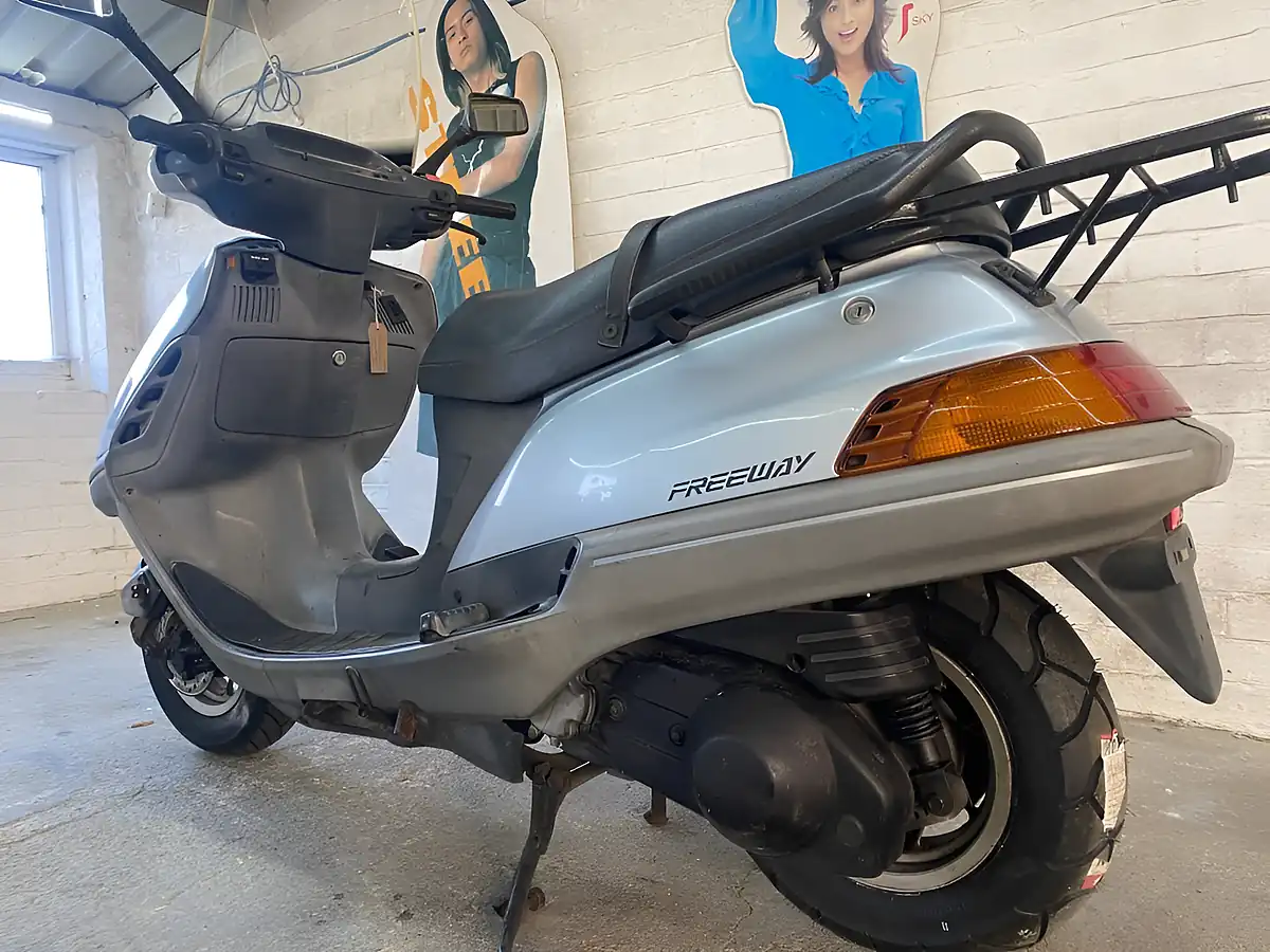 Used 1989 Honda Freeway 250 Silver - Interior and Exterior details 7