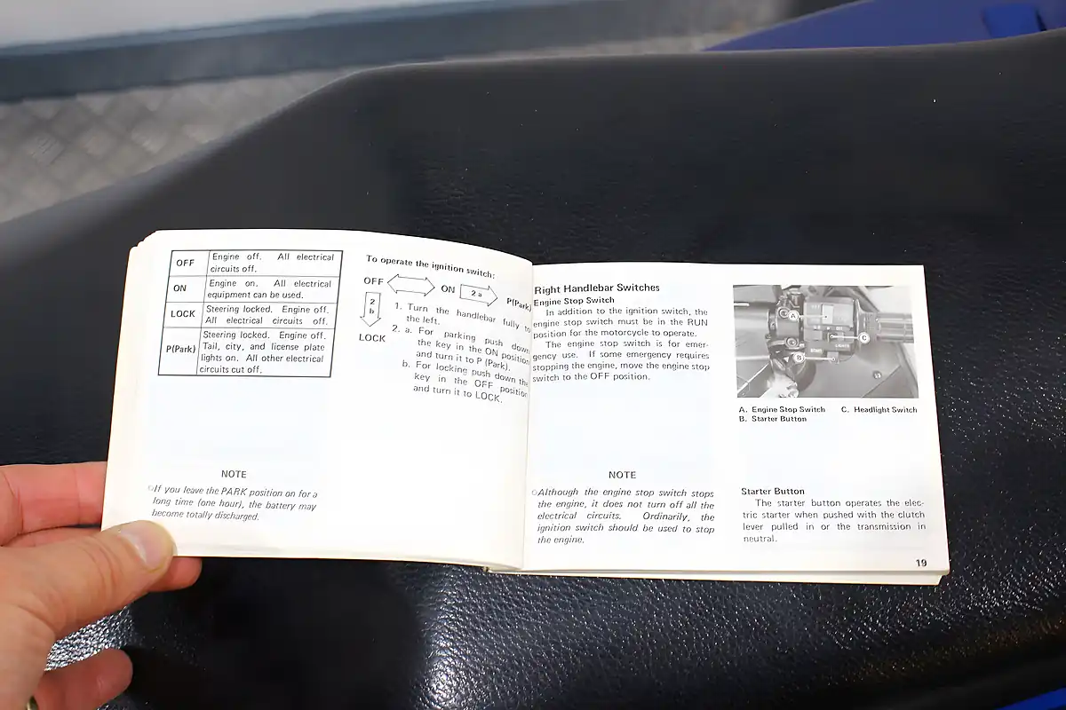 Used 1989 Kawasaki ZX10 Blue - Interior and Exterior details 10