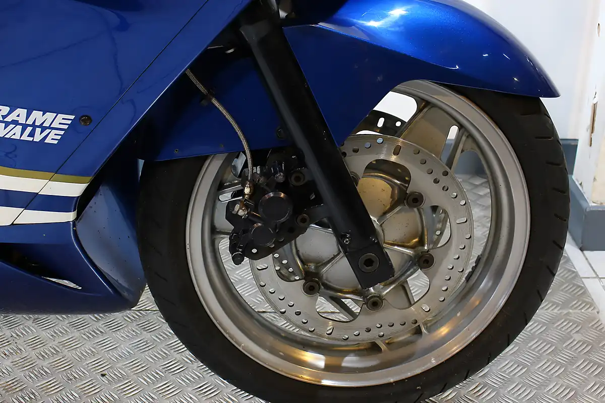Used 1989 Kawasaki ZX10 Blue - Interior and Exterior details 5