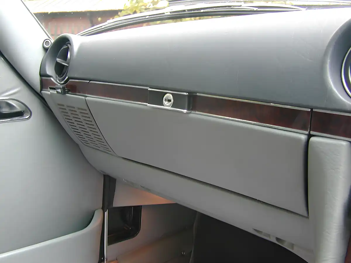 Used 1989 Mercedes-Benz Sl Sport Convertible Silver - Interior and Exterior details 16