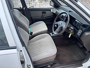 Used 1989 Nissan Sunny Gsx White - Interior and Exterior details 10