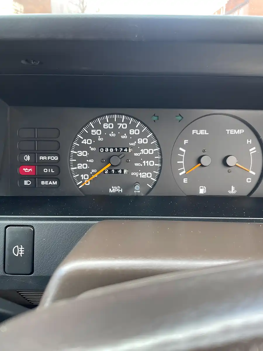 Used 1989 Nissan Sunny Gsx White - Interior and Exterior details 3