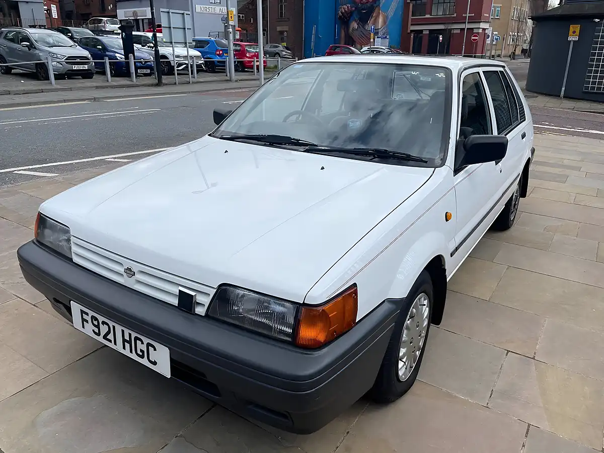 Used 1989 Nissan Sunny Gsx White - Interior and Exterior details 8