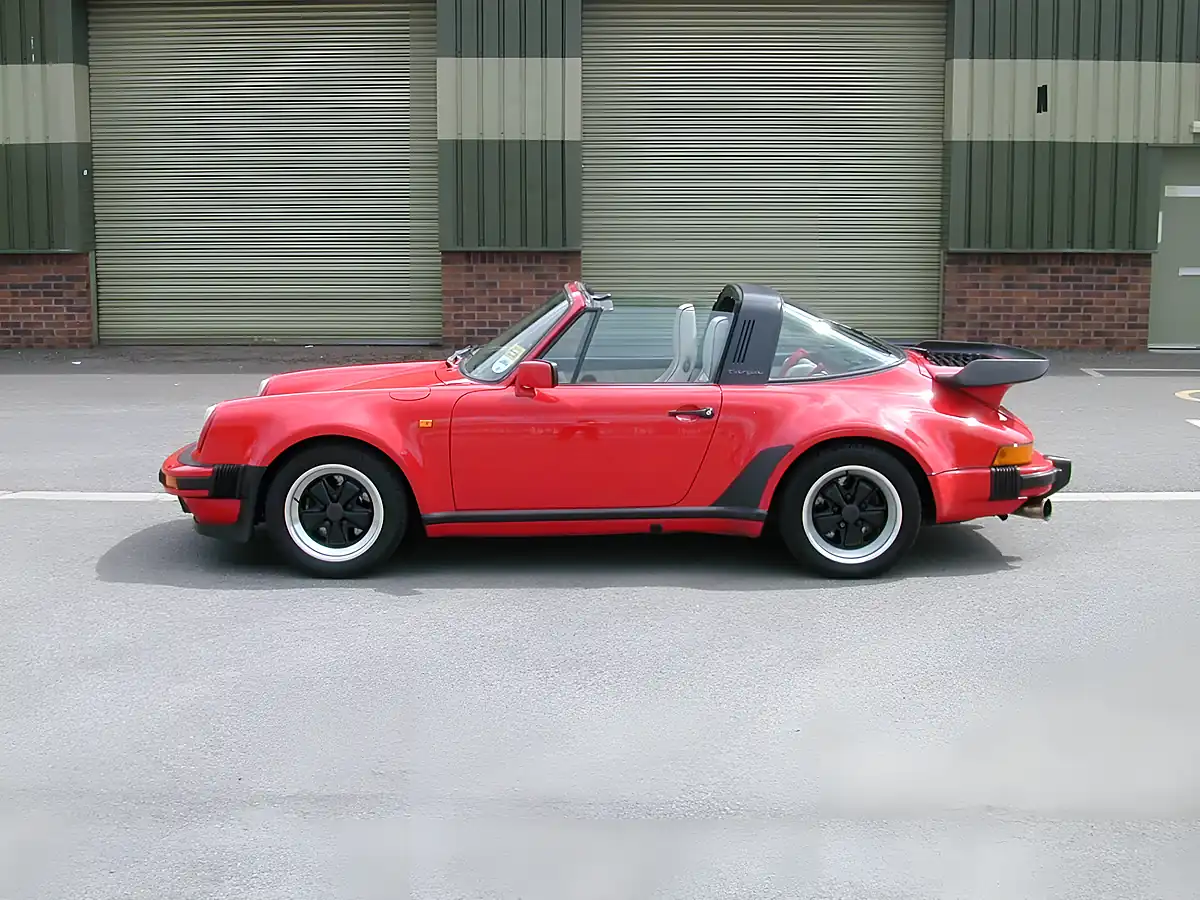 Used 1989 Porsche 911 Classic Red - Interior and Exterior details 5