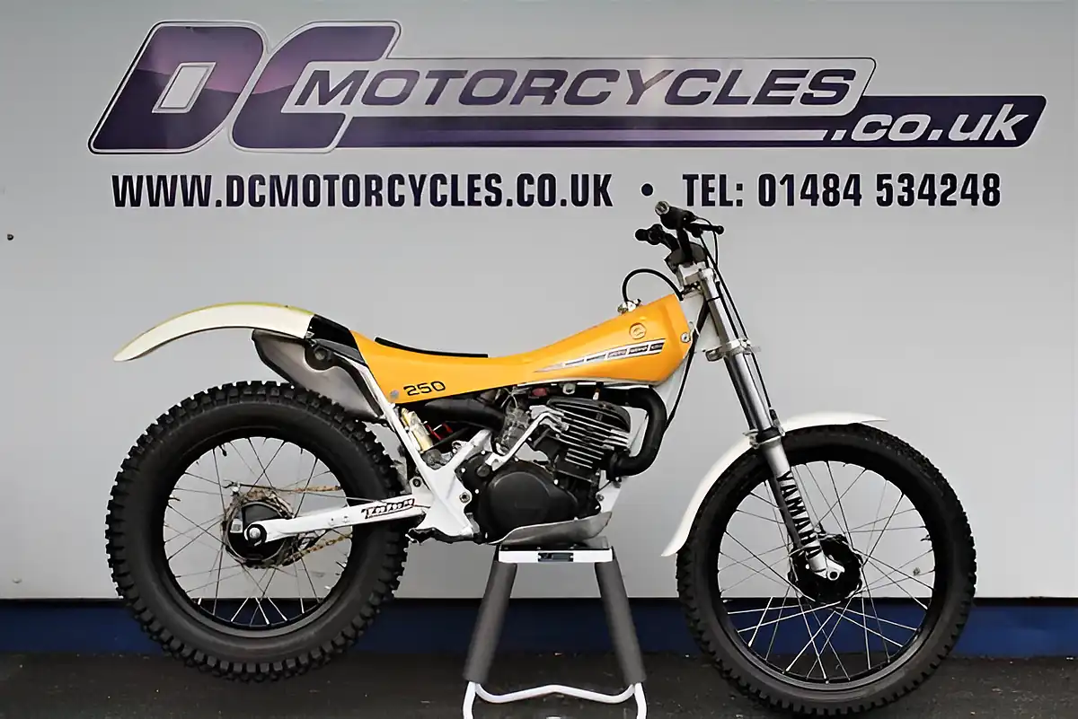 Used 1989 Yamaha Ty White - Front View