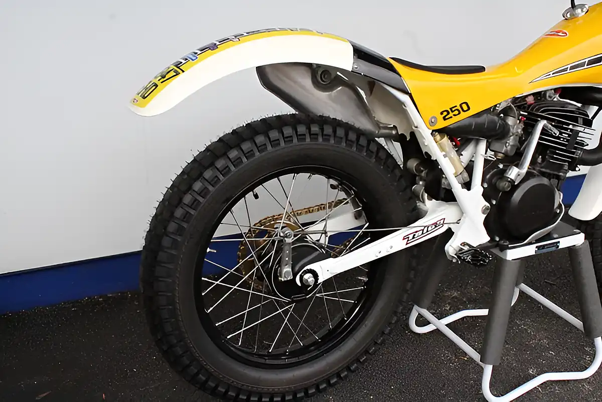 Used 1989 Yamaha Ty White - Interior and Exterior details 8