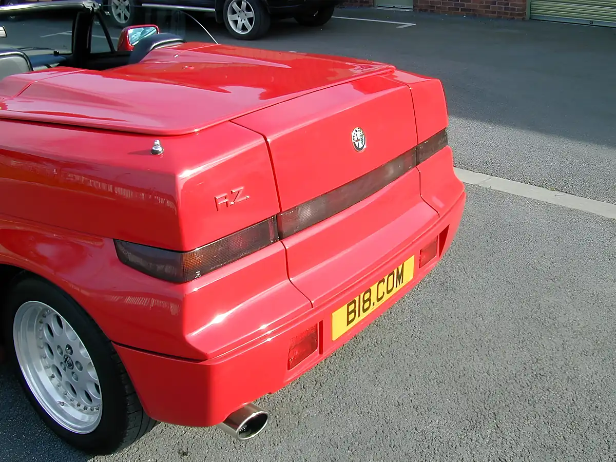 Used 1990 Alfa Romeo Sz Red - Interior and Exterior details 15