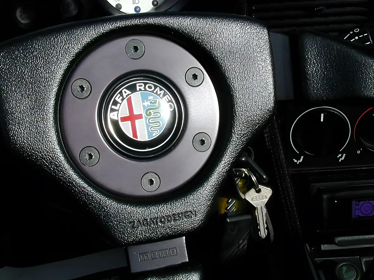 Used 1990 Alfa Romeo Sz Red - Interior and Exterior details 17