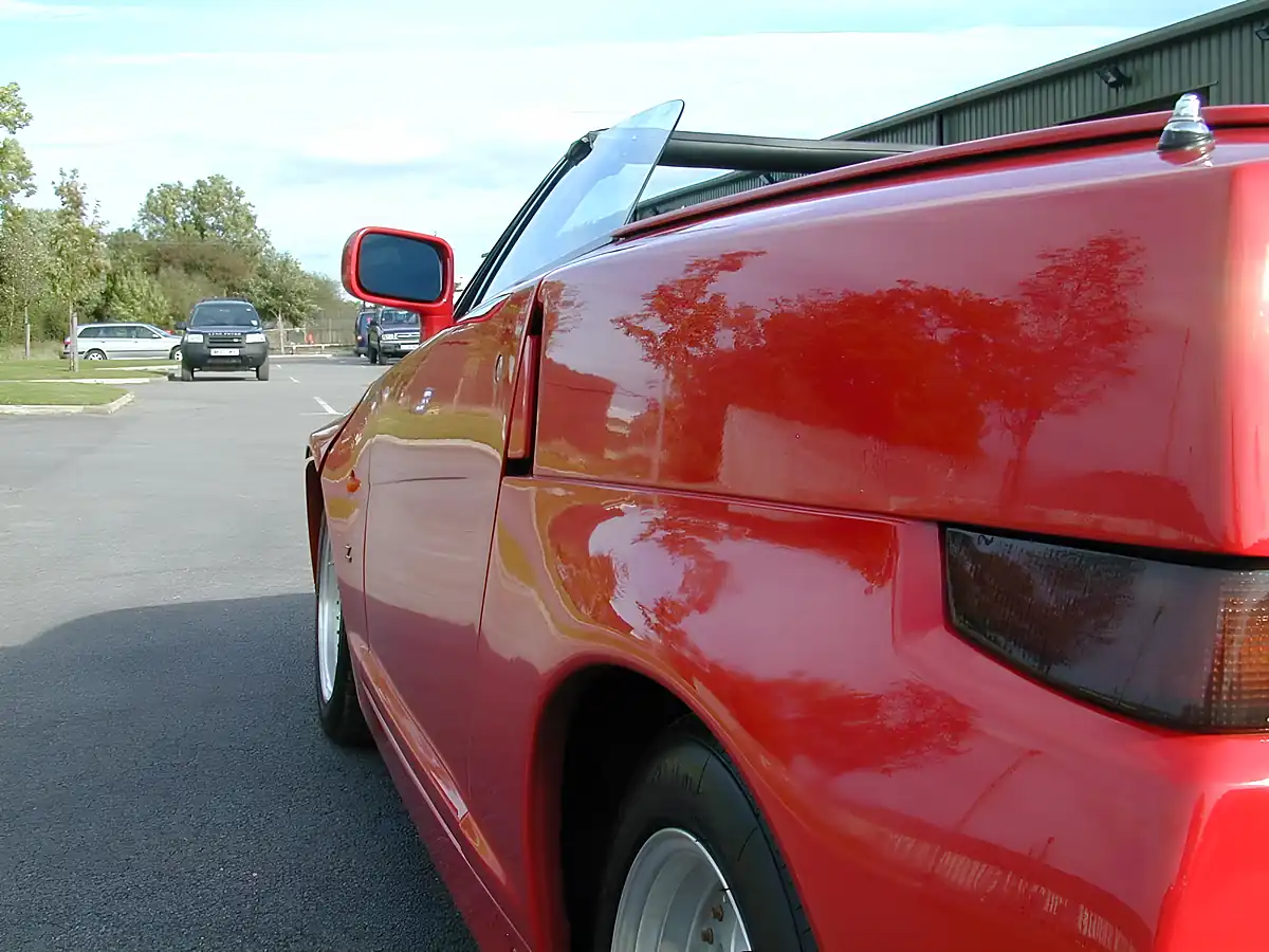 Used 1990 Alfa Romeo Sz Red - Interior and Exterior details 18