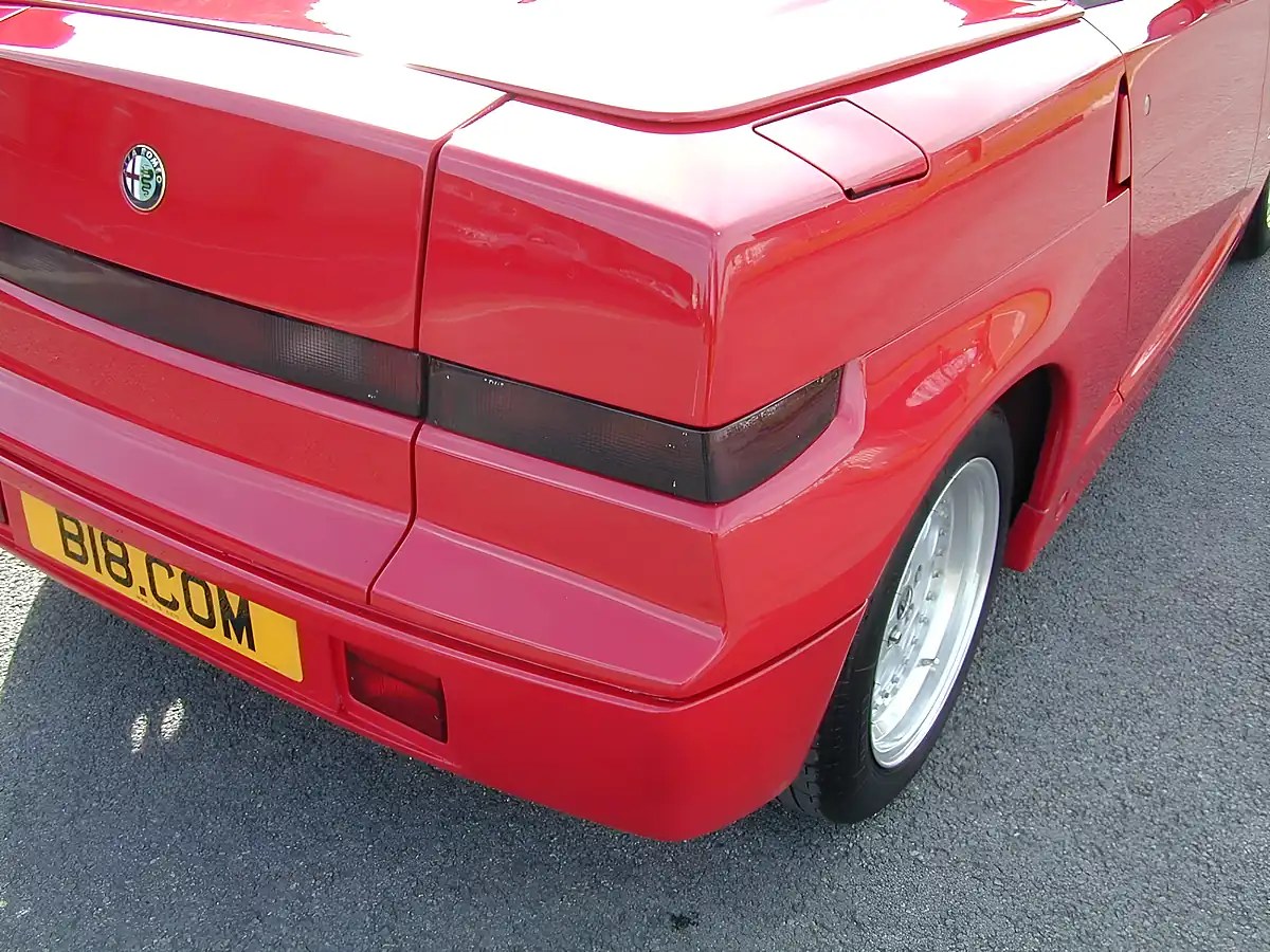 Used 1990 Alfa Romeo Sz Red - Interior and Exterior details 7